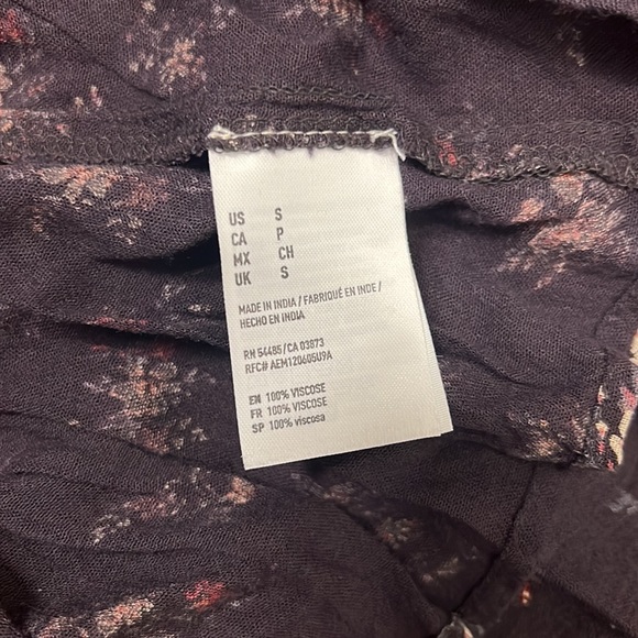 American Eagle Side Cutout Top Size Small - Picture 7 of 8